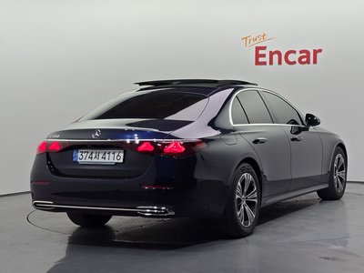 MERCEDES-BENZ E-CLASS - 3