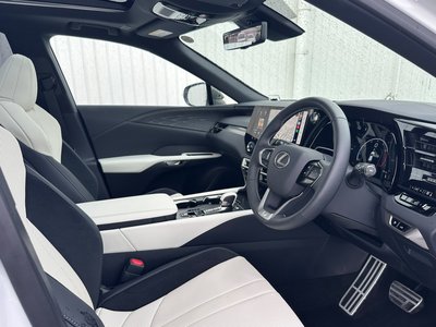 2025 Lexus RX — миниатюра 31