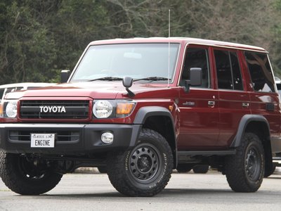 TOYOTA LAND CRUISER 70