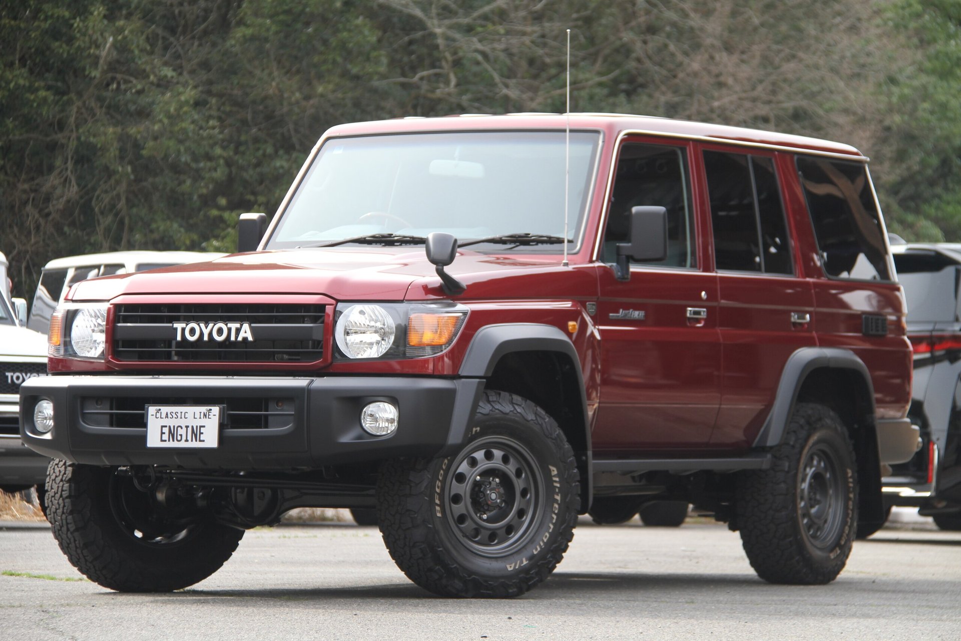 TOYOTA LAND CRUISER 70 - View 1