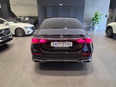 MERCEDES-BENZ E-CLASS - 3