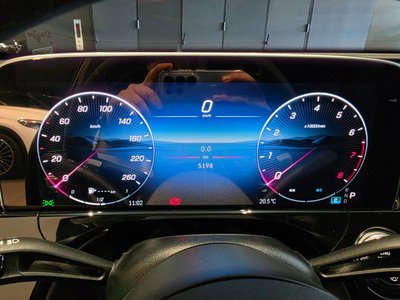 MERCEDES-BENZ E-CLASS - 8