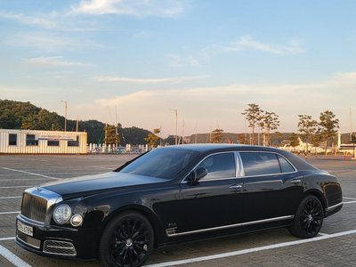 BENTLEY MULSANNE - 4