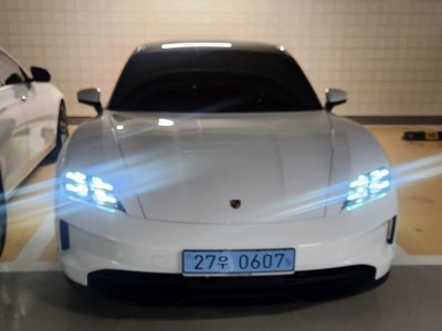 2025 Porsche TAYCAN thumbnail 13