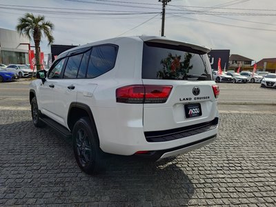 TOYOTA LAND CRUISER 300 - 3