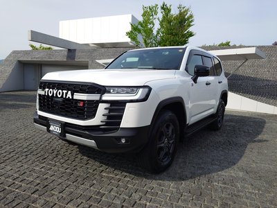 TOYOTA LAND CRUISER 300 - 1