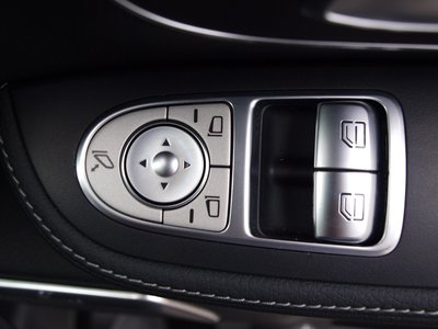 صورة مصغرة 32 لـ 2025 Mercedes-BENZ V-CLASS