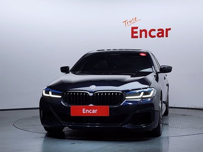 2023 BMW 5 SERIES photo 2
