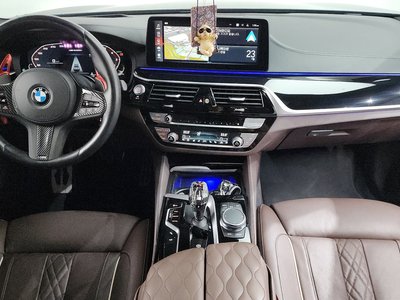 2023 BMW 5 SERIES photo 5