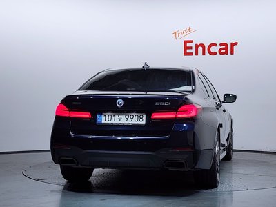 2023 BMW 5 SERIES photo 3