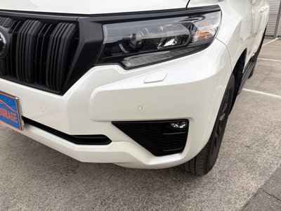 TOYOTA LAND CRUISER PRADO - 8