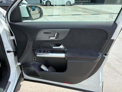 صورة 11 لـ 2025 Mercedes-BENZ EQA