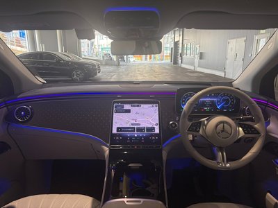 MERCEDES-BENZ EQE - 7