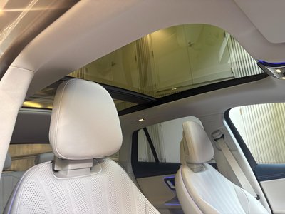 MERCEDES-BENZ EQE - 9