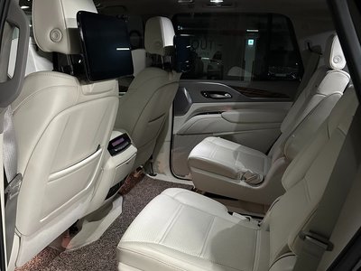 CADILLAC ESCALADE - 7