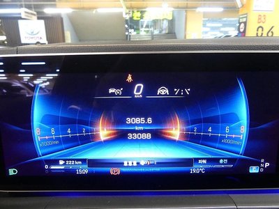 MERCEDES-BENZ GLE - 8