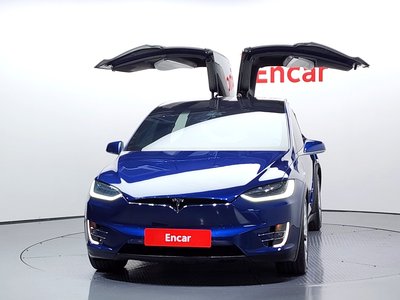 TESLA MODEL X - 2