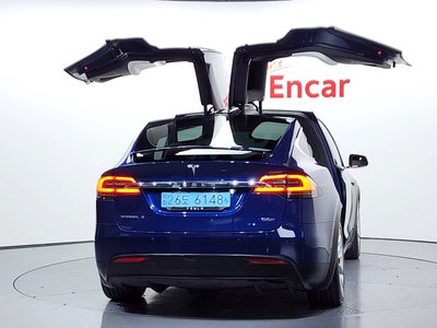 TESLA MODEL X - 3