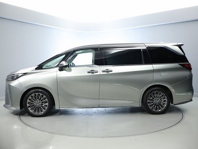 صورة 3 لـ 2024 Lexus LM