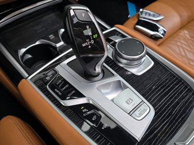 BMW 7 SERIES - 9