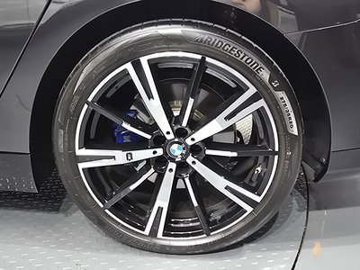 BMW 5 SERIES - 8