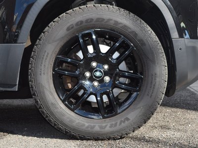 LAND ROVER DEFENDER - 9