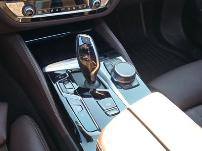 BMW 6 SERIES GT - 10