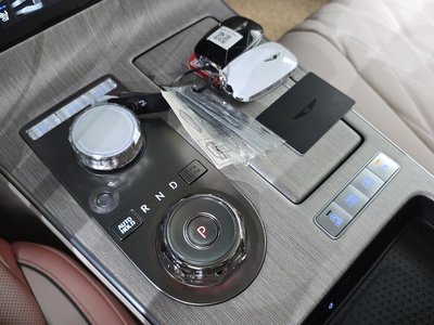 2024 Genesis G80 (RG3) thumbnail 12
