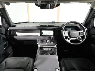 LAND ROVER DEFENDER - 2