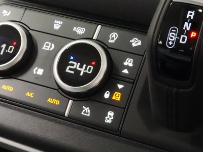 LAND ROVER DEFENDER - 3