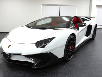 LAMBORGHINI AVENTADOR ROADSTER