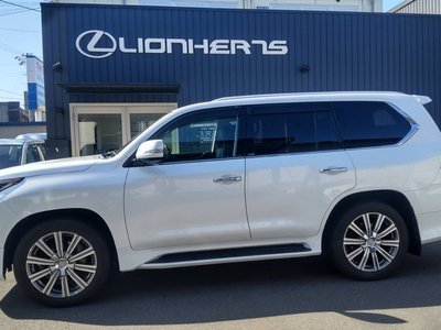 LEXUS LX - 7