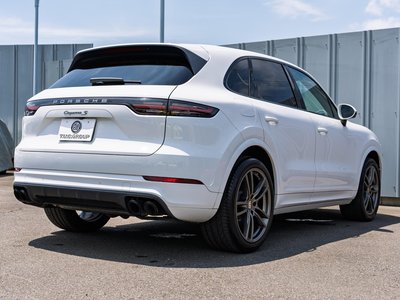 PORSCHE CAYENNE - 8