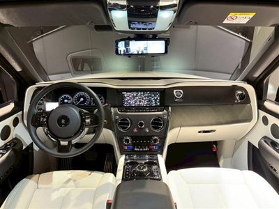 ROLLS-ROYCE CULLINAN - 6