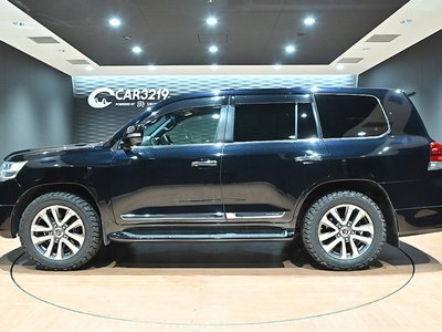 TOYOTA LAND CRUISER 200 - 5