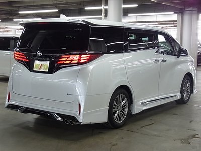 2023 Toyota ALPHARD — фото 6