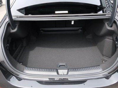 MERCEDES-BENZ E-CLASS - 9