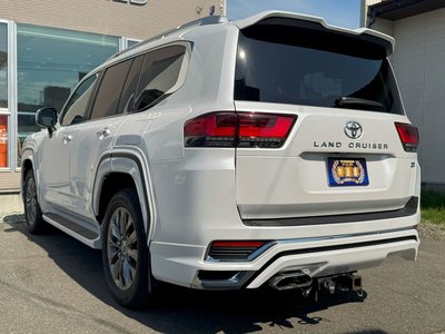 TOYOTA LAND CRUISER 300 - 7
