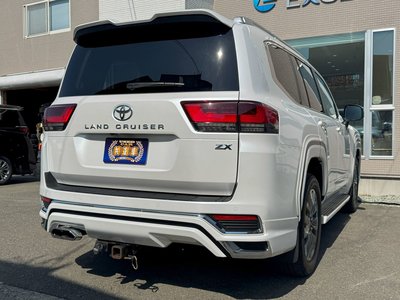 TOYOTA LAND CRUISER 300 - 9