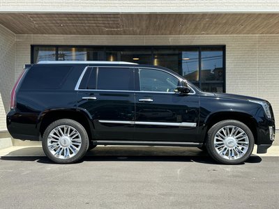 CADILLAC ESCALADE - 8