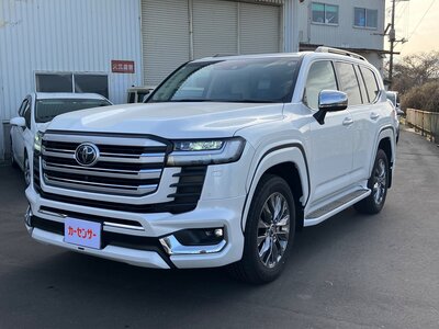 TOYOTA LAND CRUISER 300