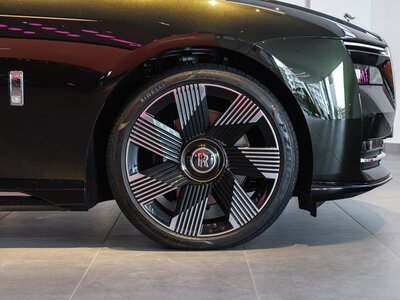 ROLLS ROYCE SPECTRE 2024 thumbnail 10