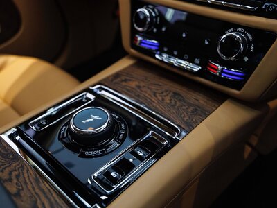 ROLLS ROYCE SPECTRE 2024 thumbnail 17