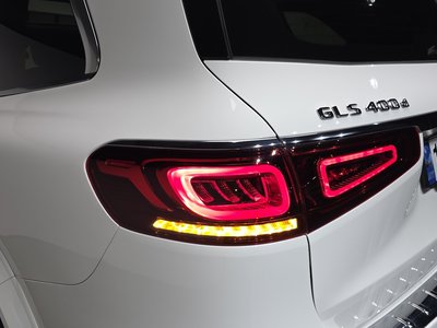 MERCEDES-BENZ GLS - 10