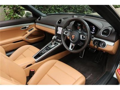 PORSCHE 718 BOXSTER - 10