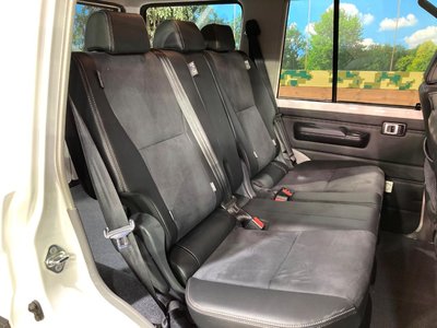 TOYOTA LAND CRUISER 70 - 10