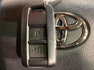 TOYOTA LAND CRUISER 70 - 6