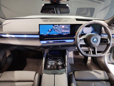 BMW I5 TOURING - 5