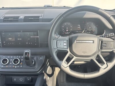 LAND ROVER DEFENDER - 10