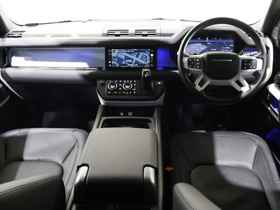 LAND ROVER DEFENDER - 4